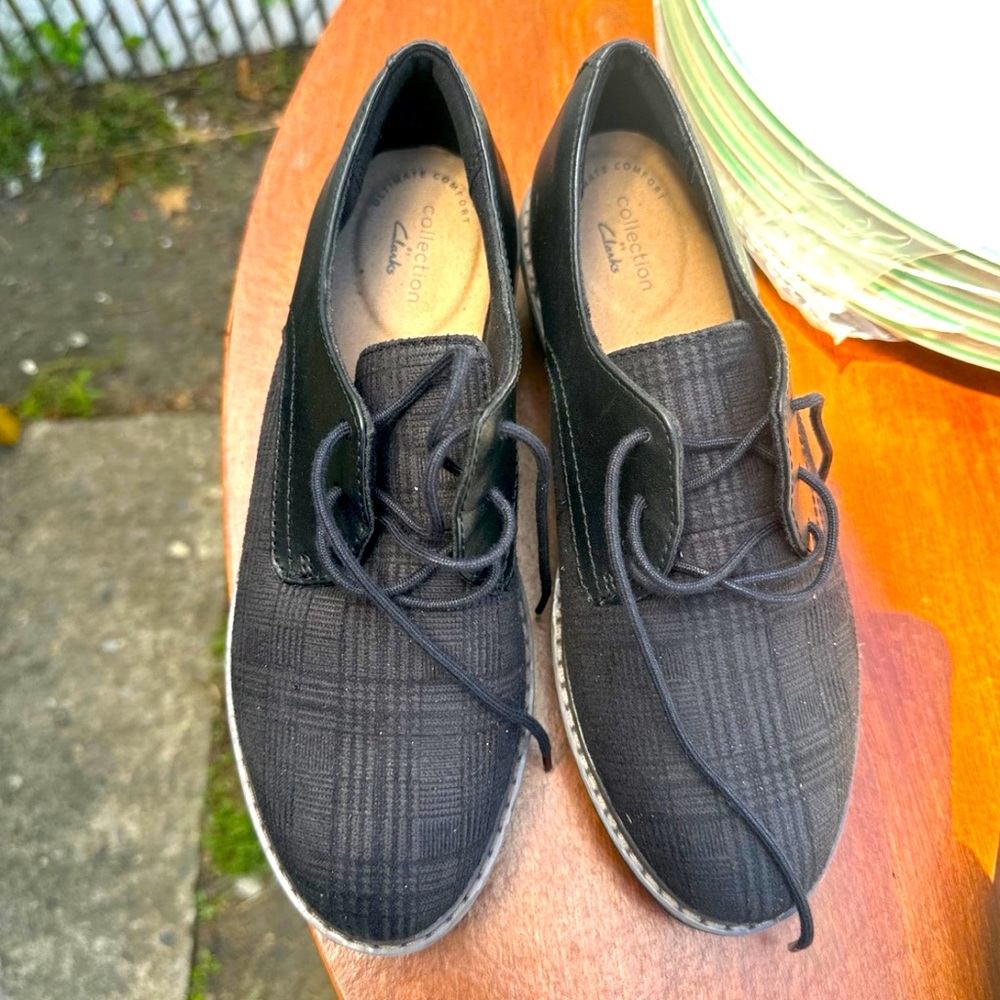 Clarks womens shoes size 7 Black